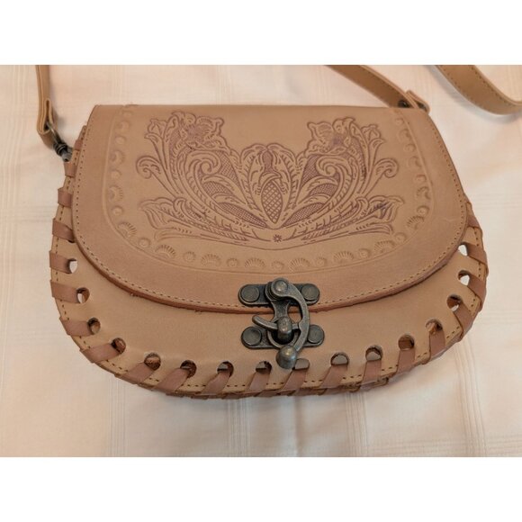 Small Leather Crossbody Bag W/ Floral Embossed Tooled Design Brass Latch Closure - Picture 2 of 13